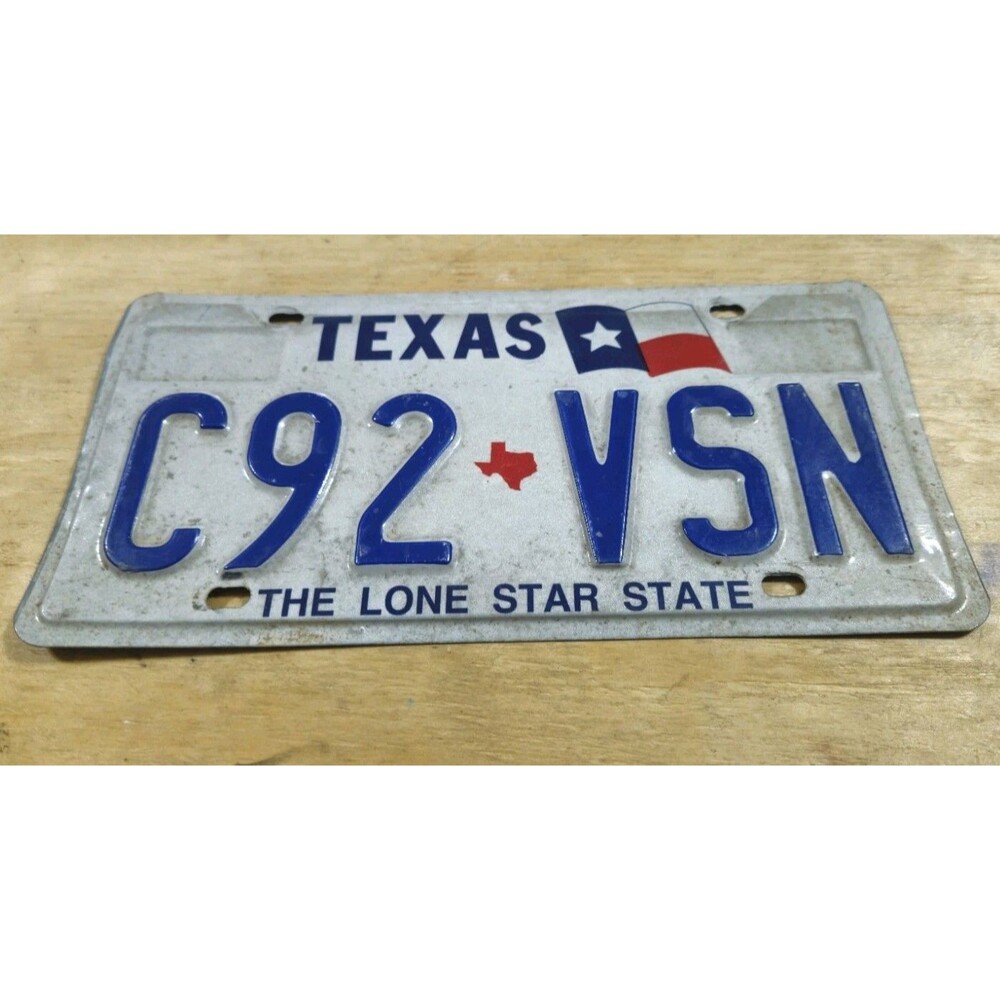 Expired 1990 Texas license plate C92-VSN Ford Chevy Dodge Lone Star State Vtg